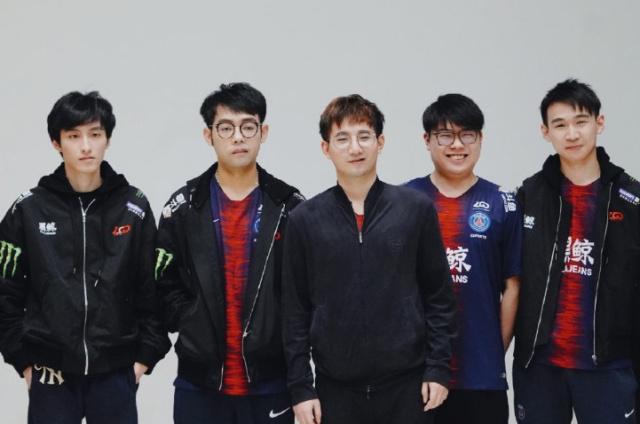 在赛后接受 在赛后接受