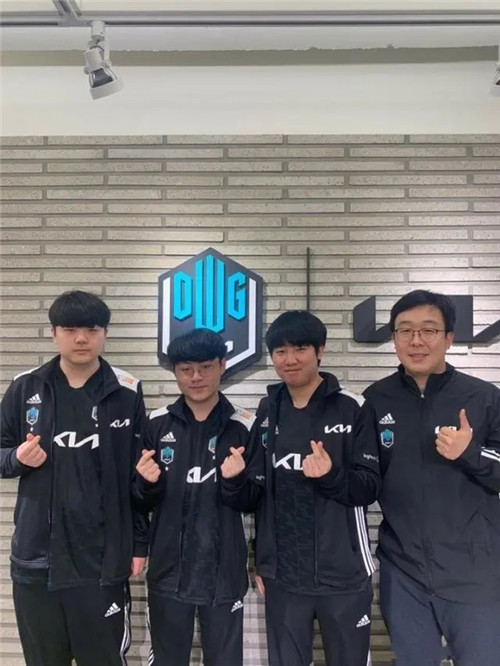 他在后来获 他在后来获