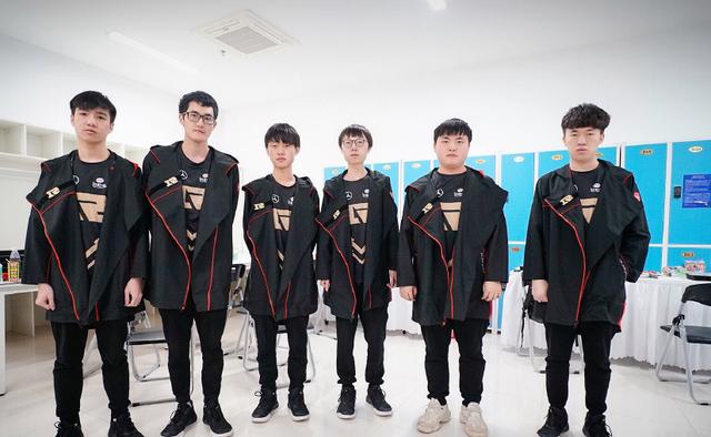 杜兰特1141场比赛砍下31000分，追平詹姆斯并列历史第三快